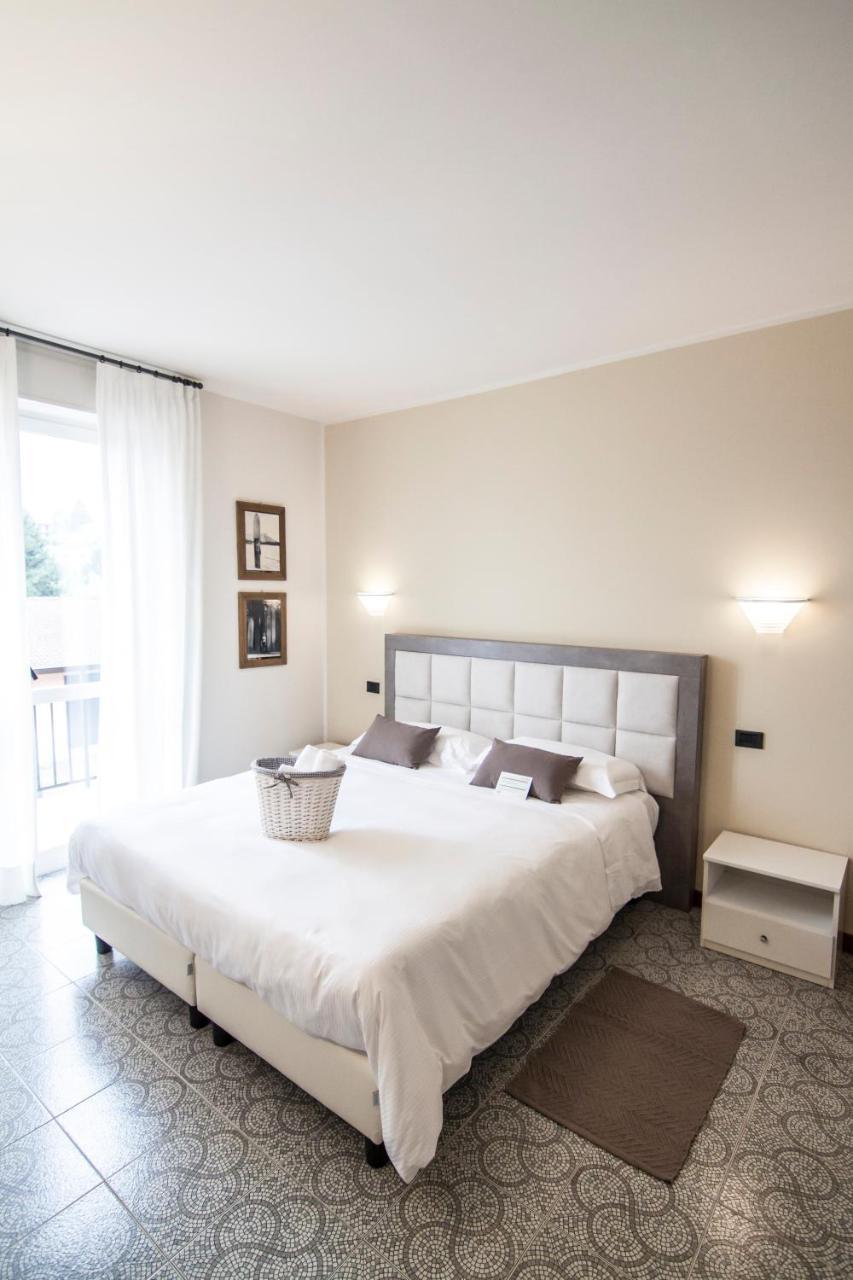Hotel Le Vigne Di Corvino Casteggio Dış mekan fotoğraf